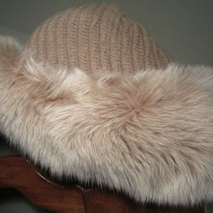 Patricia Underwood VTG 100%Cashmere Fox Fur